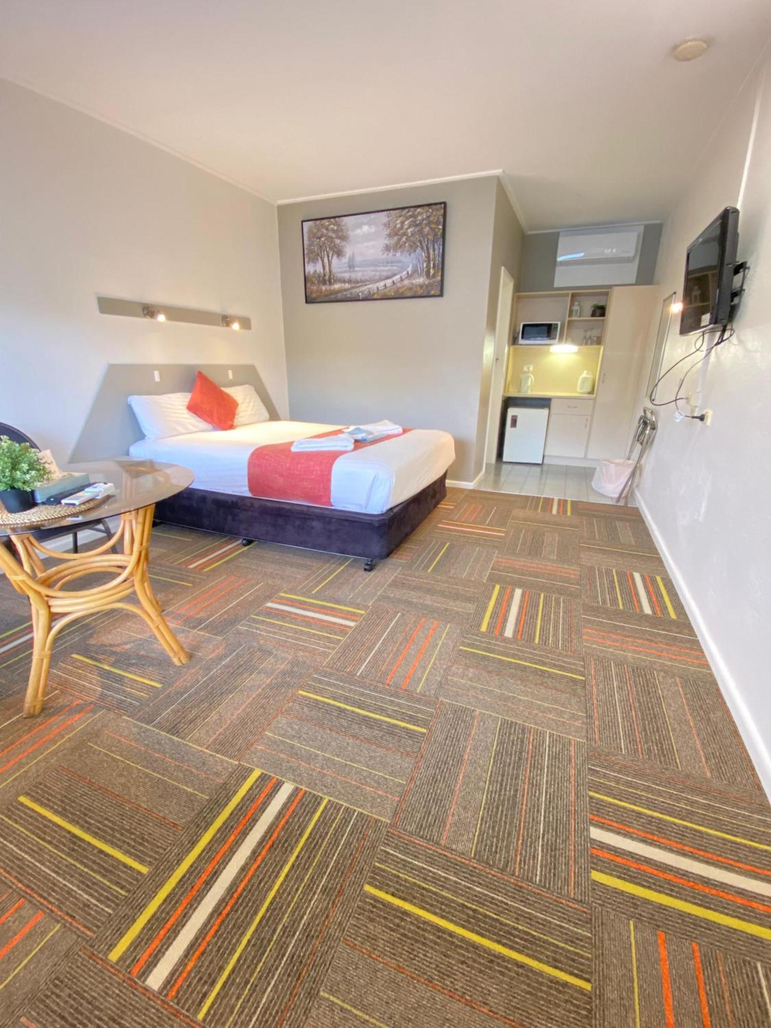 Cobb Inlander Motel Hay Exterior foto